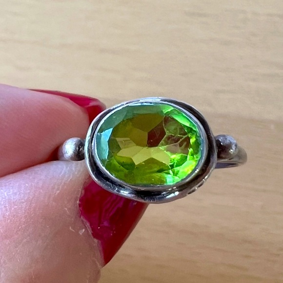VINTAGE ARTISAN CRAFTED MODERNIST DESIGN PERIDOT RING 925 STERLING SILVER UNIQUE